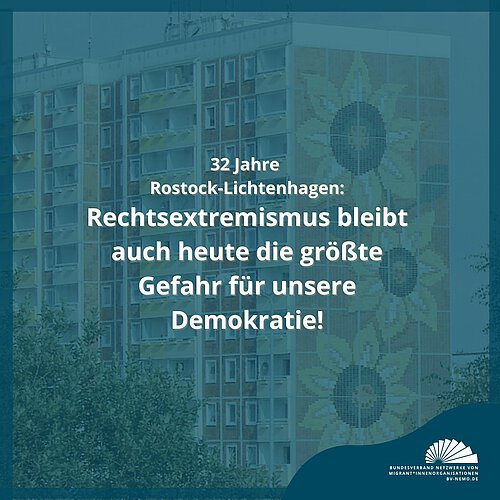 Vor 32 Jahren fand in Rostock-Lichtenhagen einer der schwersten rassistischen Gewaltausbrüche der Nachkriegszeit statt....